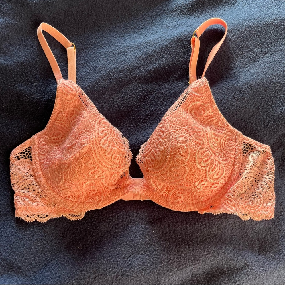 Victoria’s Secret Very Sexy Push Up Without Padding Bra Underwire Lace Pink 36B